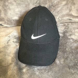 Black Nike hat